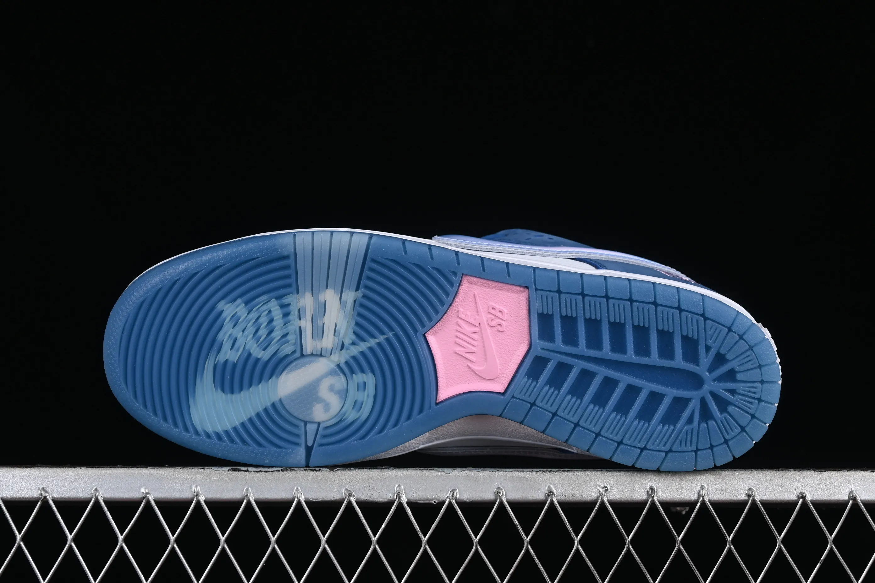 All categories Nk SB Dunk series Nk SB Dunk Low low-top sneakers M version pure original Born x Raised x Nk SB Dunk American street style joint model SB low-top sports and leisure sneakers FN7819-400